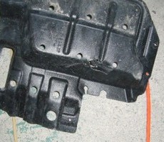 トヨタ・ヴォクシーの鈑金修理事例（１）のサムネイル